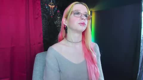 Snapshot of missnikkivill chatting on 03/06/25, 03:35 Mistress Nikki Vill online show from 03/06/25, 03:35