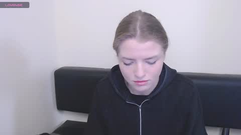 Olivia online show from 12/09/24, 11:36