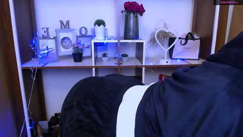 Olivia online show from 01/09/25, 08:03