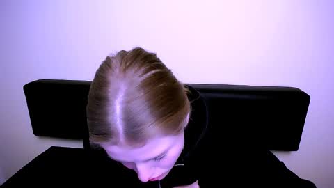 Olivia online show from 01/31/25, 02:49