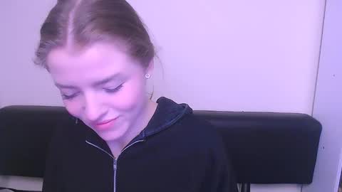 Olivia online show from 02/03/25, 07:51