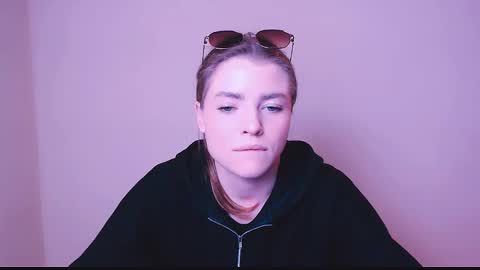 Olivia online show from 02/10/25, 02:26