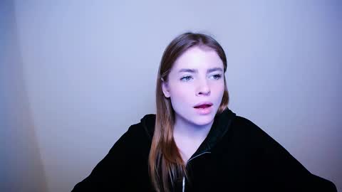 Olivia online show from 02/11/25, 01:20