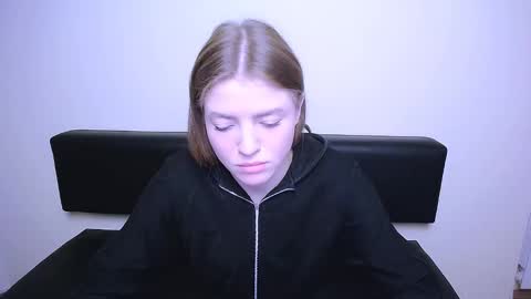 Olivia online show from 02/18/25, 11:44