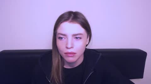 Olivia online show from 02/19/25, 09:50