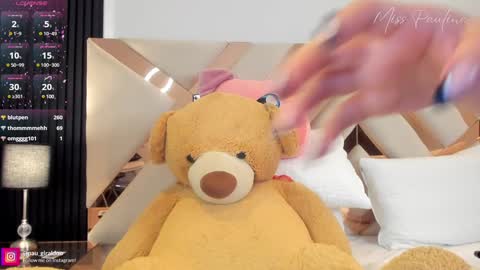 Snapshot of misspaulina__ chatting on 02/01/25, 05:39 Pau Giraldo online show from 02/01/25, 05:39