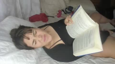 sarah online show from 02/12/25, 04:23