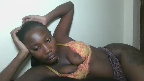 Snapshot of missprettygal chatting on 05/13/26, 01:03 pretty gal online show from 05/13/26, 01:03
