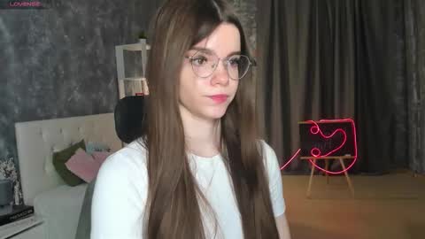 misss_evelyne online show from 12/16/25, 01:43