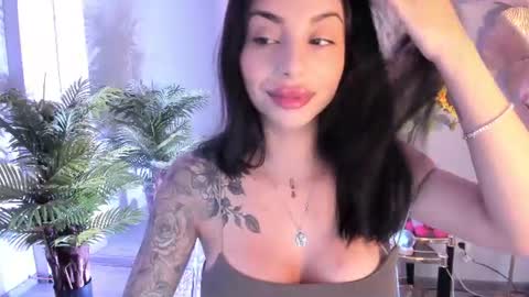 Snapshot of misssiennaa chatting on 06/21/26, 05:32 Sienna online show from 06/21/26, 05:32