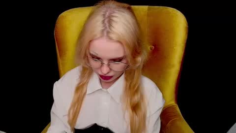 Misss Lola Angel online show from 10/05/25, 02:37