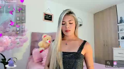 Snapshot of misssofiia_7 chatting on 09/25/25, 04:38 ... Independent model online show from 09/25/25, 04:38