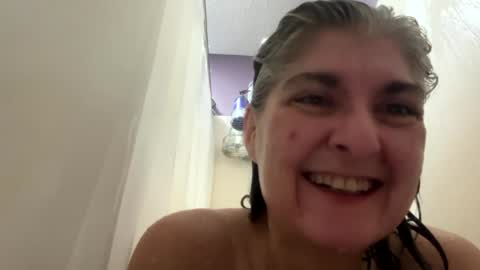 Snapshot of missspooky chatting on 02/04/25, 12:00 Miss Spooky Silverstacker online show from 02/04/25, 12:00