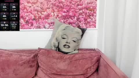 missthelove online show from 11/30/25, 01:48