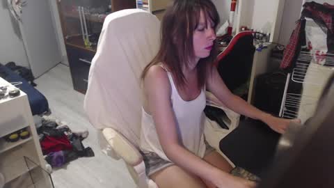 missthon online show from 04/08/26, 10:48