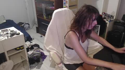 Snapshot of missthon chatting on 04/21/26, 09:26 missthon online show from 04/21/26, 09:26