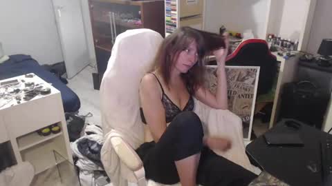 Snapshot of missthon chatting on 04/22/26, 10:39 missthon online show from 04/22/26, 10:39