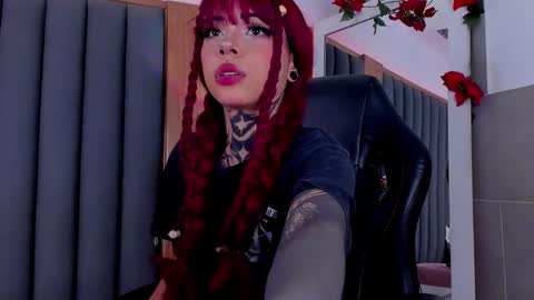 Snapshot of misstomie_ chatting on 03/03/25, 01:20 Tomiehelp me get to 100 thumbs up online show from 03/03/25, 01:20