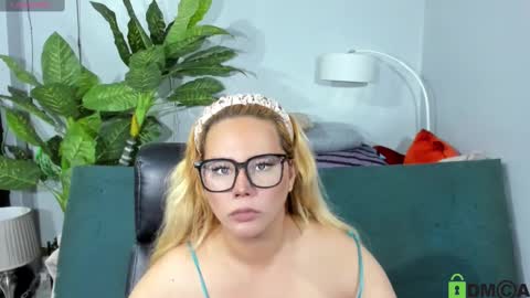 Snapshot of misstressheavenly chatting on 02/27/25, 05:13 Amanda . online show from 02/27/25, 05:13