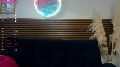 missvalery1 online show from 01/17/25, 08:55