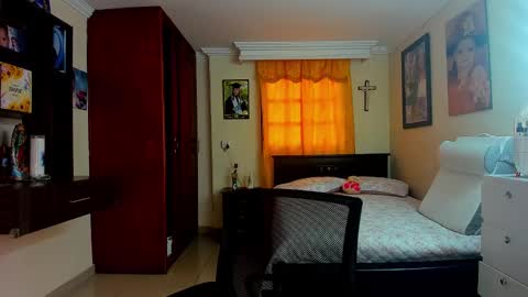 missvalery1 online show from 09/08/25, 08:52