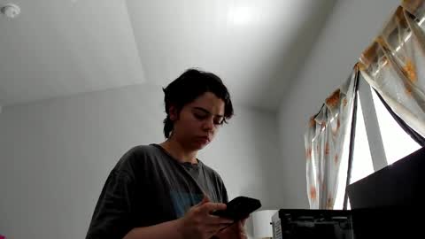 Snapshot of missvanessajune chatting on 05/10/26, 06:24 V Nessa online show from 05/10/26, 06:24