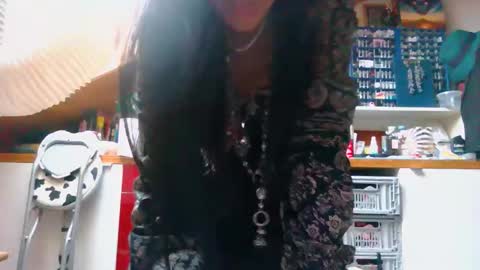 Snapshot of missversatile chatting on 04/30/26, 03:29 Miss Versatile online show from 04/30/26, 03:29