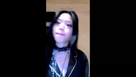 Snapshot of missversatile chatting on 05/16/26, 08:07 Miss Versatile online show from 05/16/26, 08:07