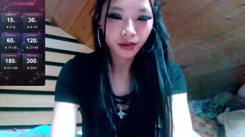 Snapshot of missversatile chatting on 06/05/26, 06:13 Miss Versatile online show from 06/05/26, 06:13