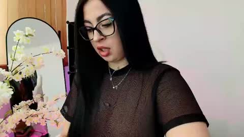 Snapshot of missveyra chatting on 05/14/26, 02:24 Veyra online show from 05/14/26, 02:24