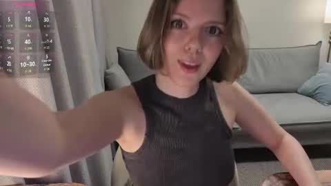Snapshot of missvikiki chatting on 06/14/26, 11:18 Polly online show from 06/14/26, 11:18