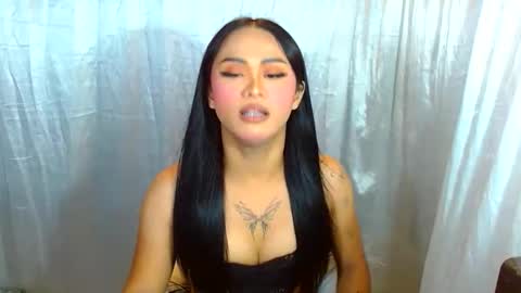 Snapshot of missviolet11 chatting on 05/21/26, 06:37 SweetViolet online show from 05/21/26, 06:37
