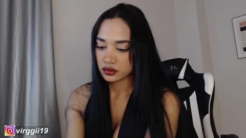 missvirggii online show from 10/23/25, 09:46