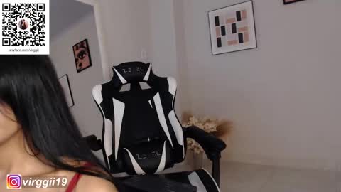 missvirggii online show from 12/18/25, 08:59