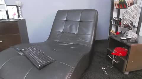 Miss Von Tease online show from 02/16/25, 07:59