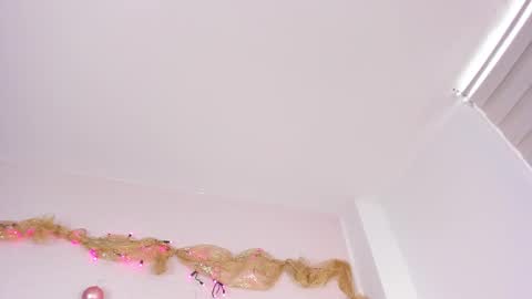 Pau OFmissweetpeach online show from 12/14/25, 07:29