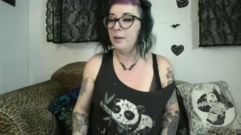 Missy Dee online show from 05/12/26, 06:21