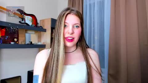 Anya online show from 04/18/26, 07:07