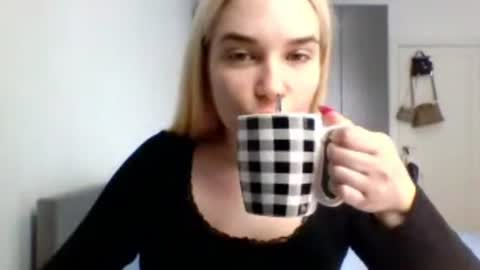Snapshot of missyrattana chatting on 07/09/26, 10:19 Lucy online show from 07/09/26, 10:19