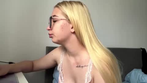 Snapshot of missyrattana chatting on 07/19/26, 04:27 Lucy online show from 07/19/26, 04:27