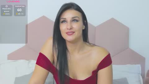Snapshot of missyross_ chatting on 07/13/26, 08:22 Elly online show from 07/13/26, 08:22
