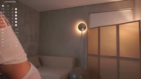 Mia online show from 02/01/26, 06:06