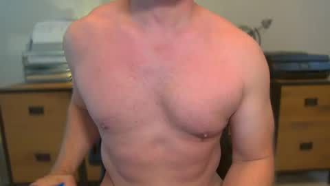 Snapshot of mister_dilf chatting on 06/18/26, 02:10 MISTER DILF online show from 06/18/26, 02:10