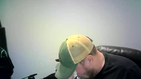 Snapshot of mister_happy567 chatting on 10/28/25, 05:00 Mr. Happy online show from 10/28/25, 05:00