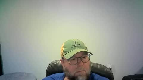 Snapshot of mister_happy567 chatting on 11/11/25, 06:02 Mr. Happy online show from 11/11/25, 06:02