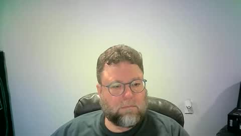 Snapshot of mister_happy567 chatting on 11/25/25, 06:46 Mr. Happy online show from 11/25/25, 06:46