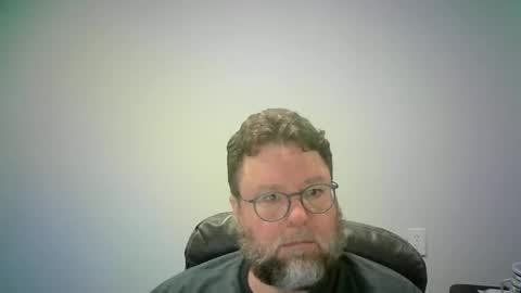 Snapshot of mister_happy567 chatting on 12/17/25, 07:25 Mr. Happy online show from 12/17/25, 07:25