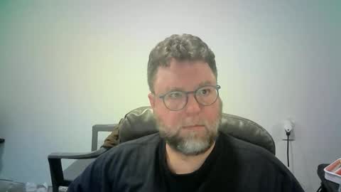 Snapshot of mister_happy567 chatting on 01/09/26, 06:27 Mr. Happy online show from 01/09/26, 06:27