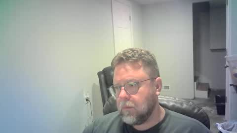 Snapshot of mister_happy567 chatting on 02/05/26, 06:40 Mr. Happy online show from 02/05/26, 06:40