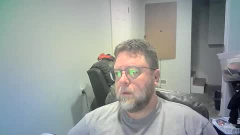 Snapshot of mister_happy567 chatting on 02/16/26, 06:09 Mr. Happy online show from 02/16/26, 06:09